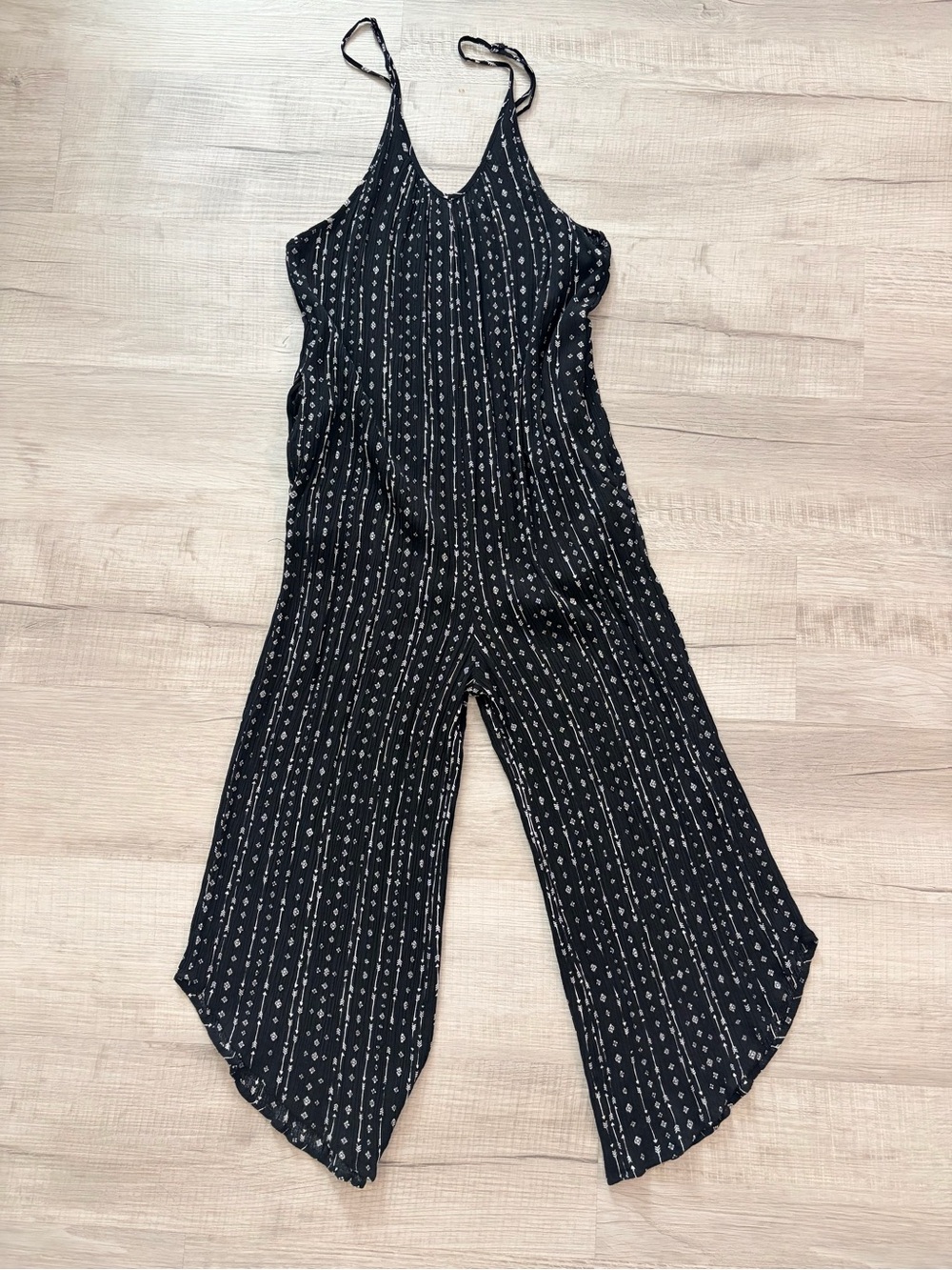 Hem & Thread Black Vertical Dot-Stripe Jumpsuit Medium Stretchy